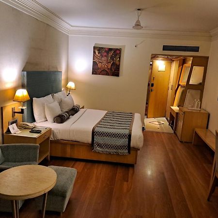 The Pride Hotel, Nagpur Buitenkant foto