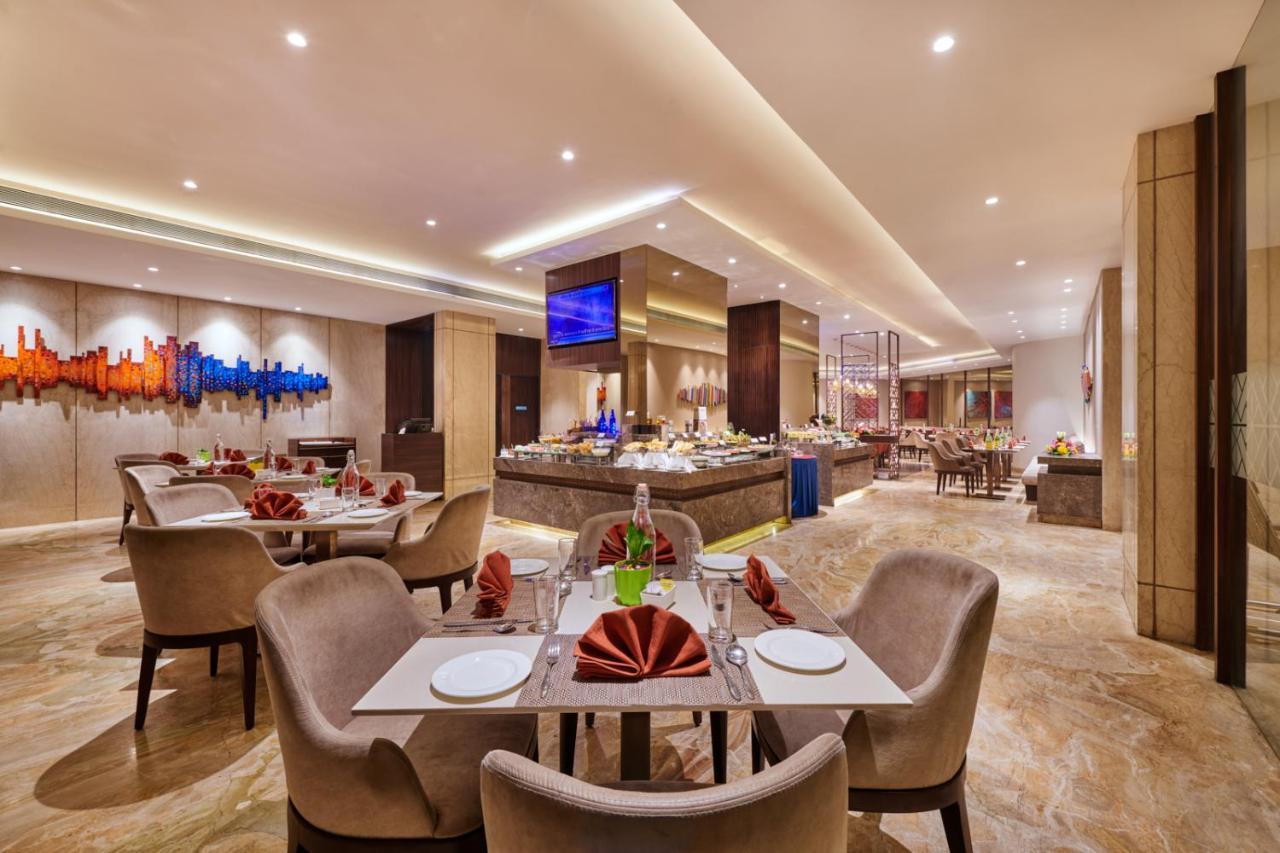 The Pride Hotel, Nagpur Buitenkant foto