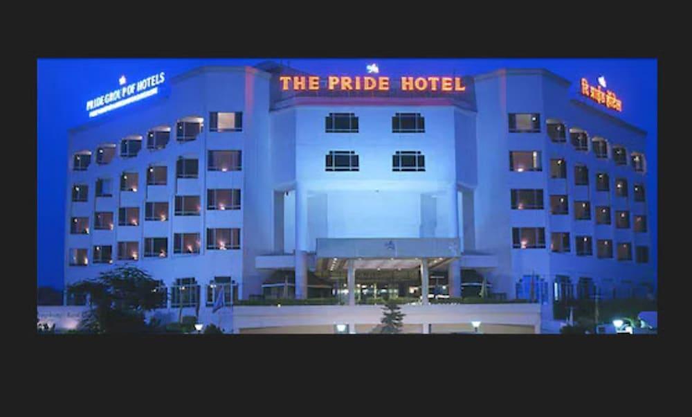 The Pride Hotel, Nagpur Buitenkant foto