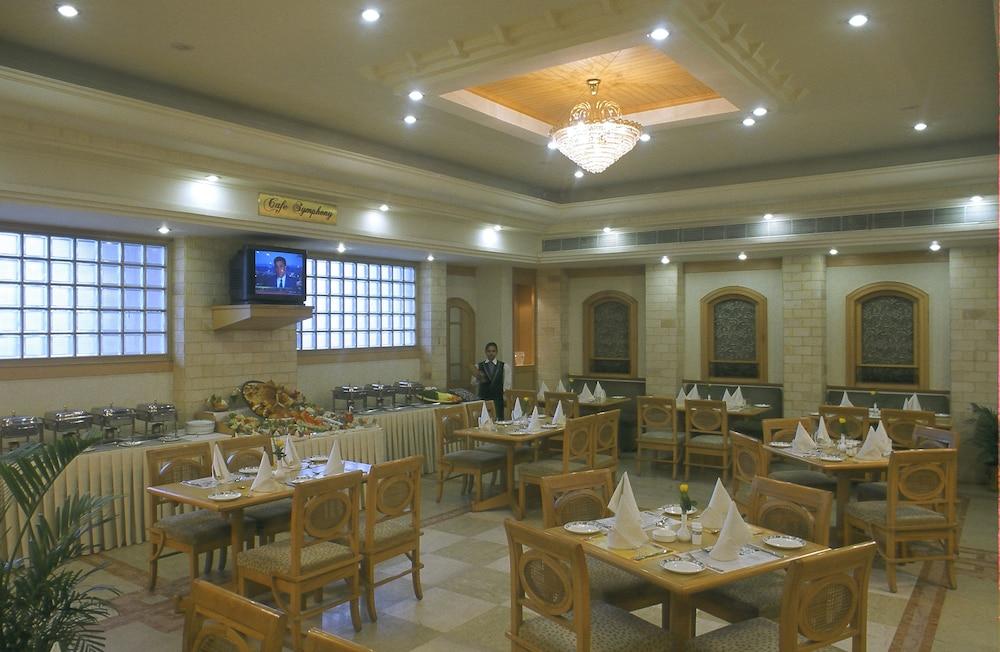 The Pride Hotel, Nagpur Buitenkant foto
