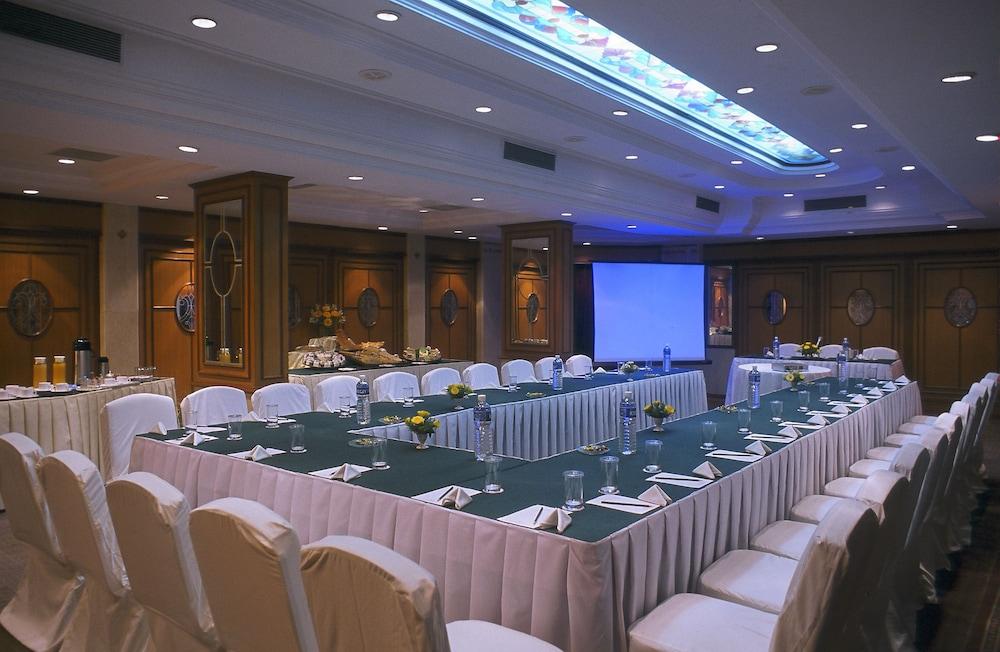 The Pride Hotel, Nagpur Buitenkant foto