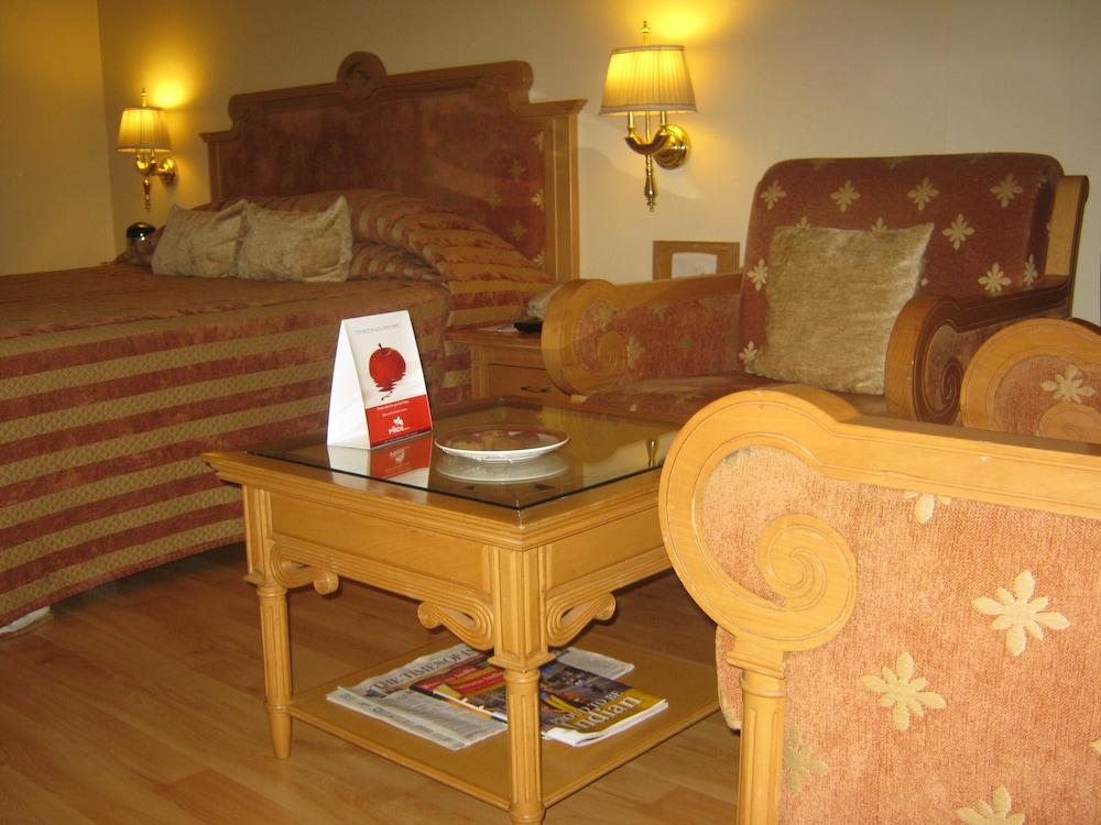 The Pride Hotel, Nagpur Buitenkant foto