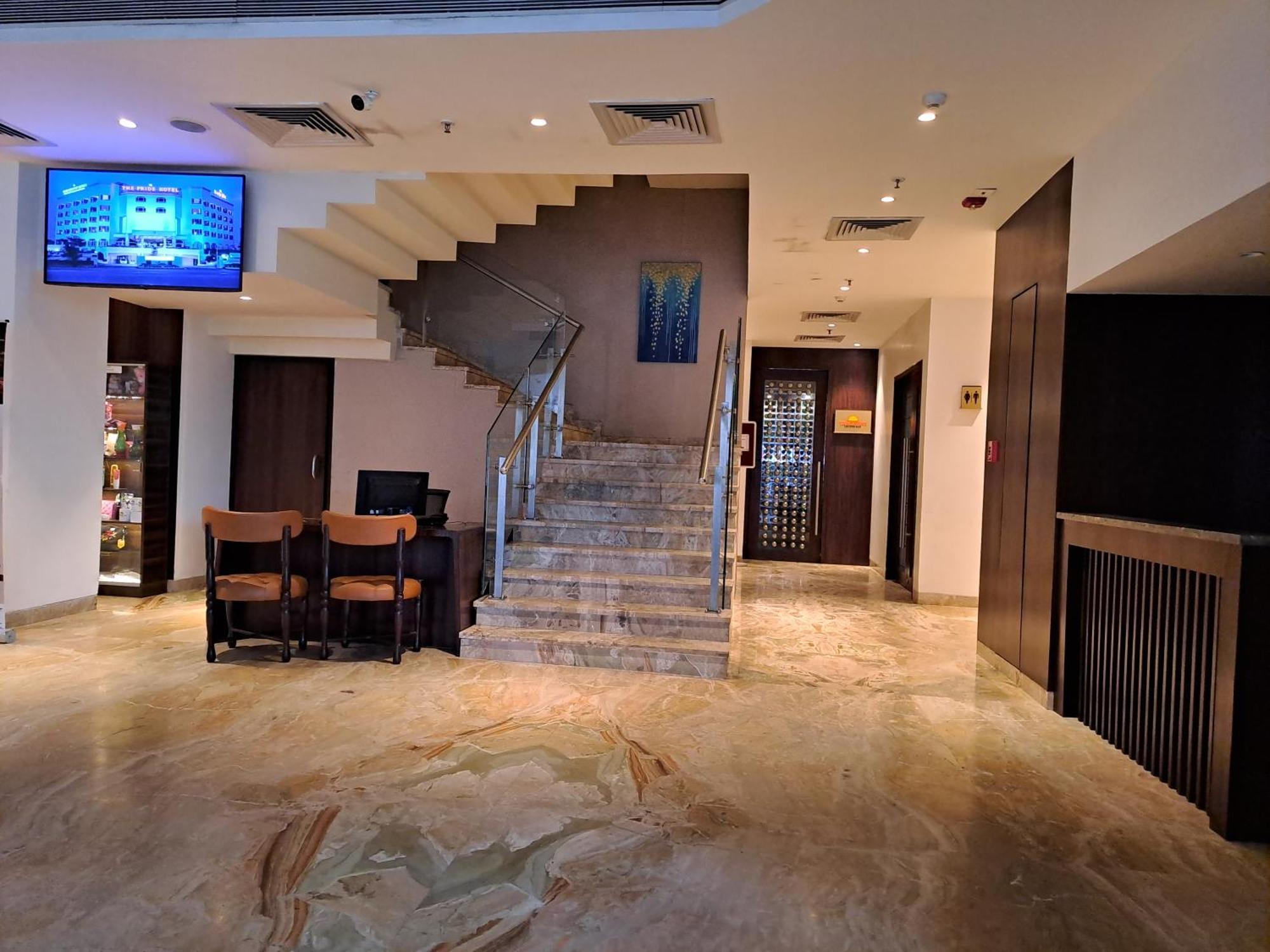 The Pride Hotel, Nagpur Buitenkant foto
