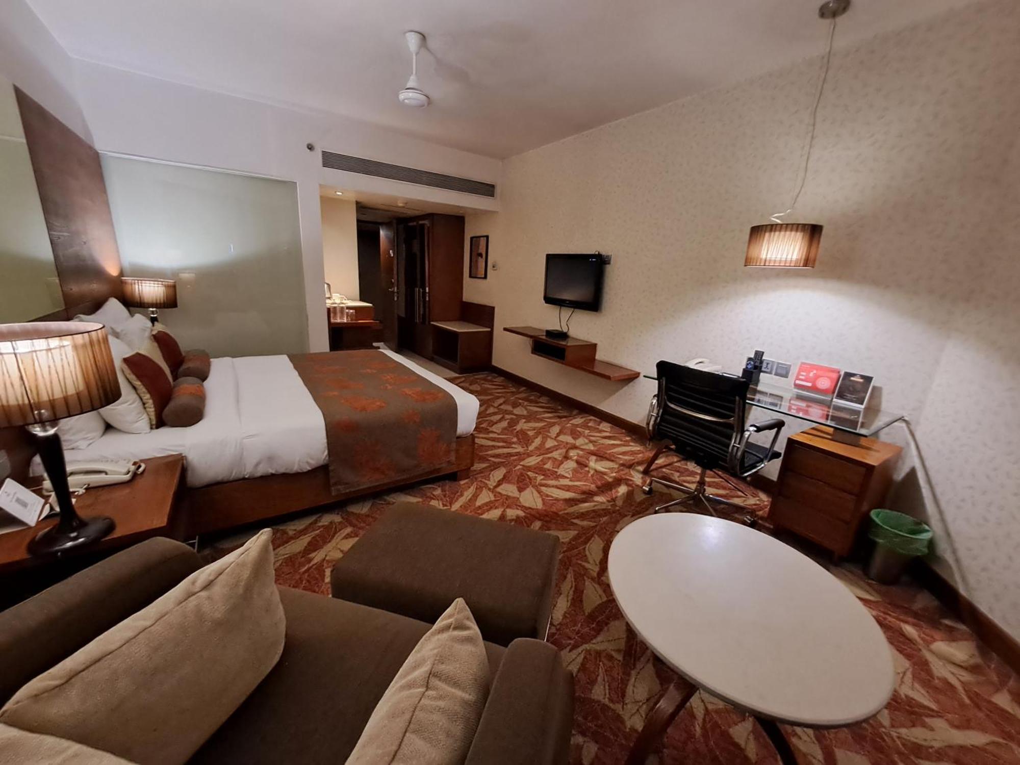 The Pride Hotel, Nagpur Buitenkant foto