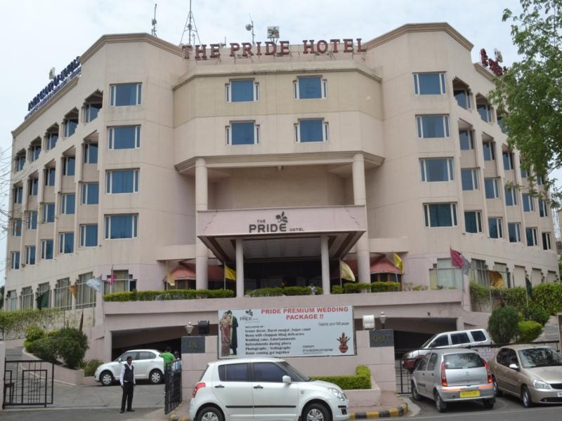 The Pride Hotel, Nagpur Buitenkant foto