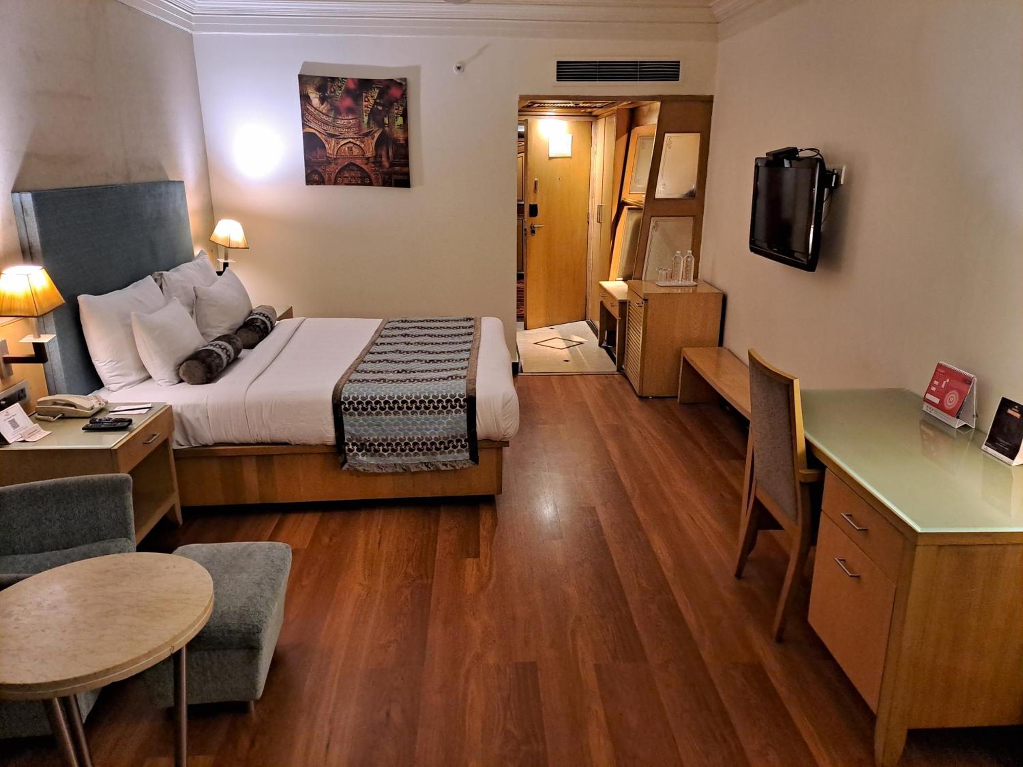 The Pride Hotel, Nagpur Buitenkant foto