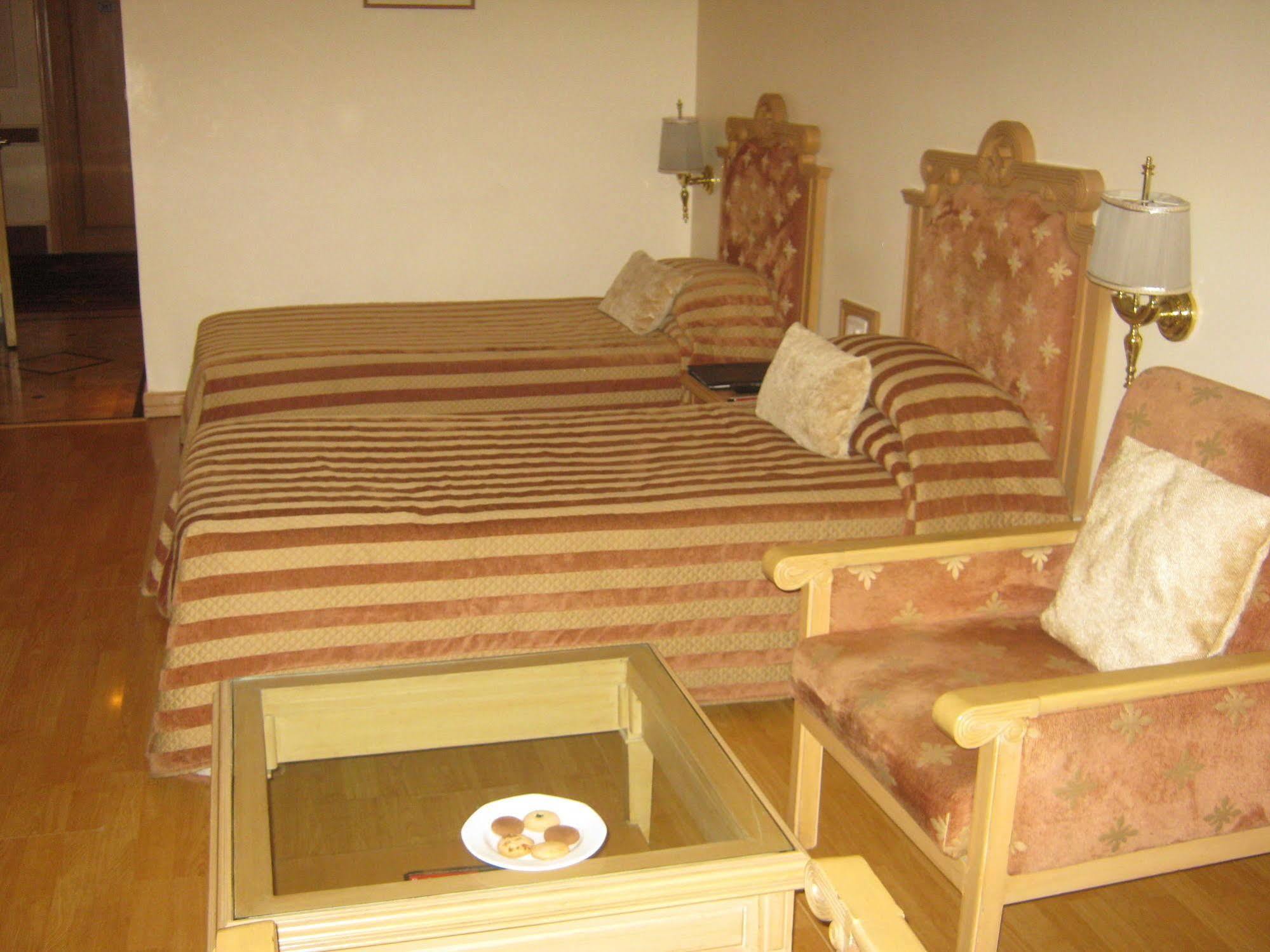 The Pride Hotel, Nagpur Buitenkant foto