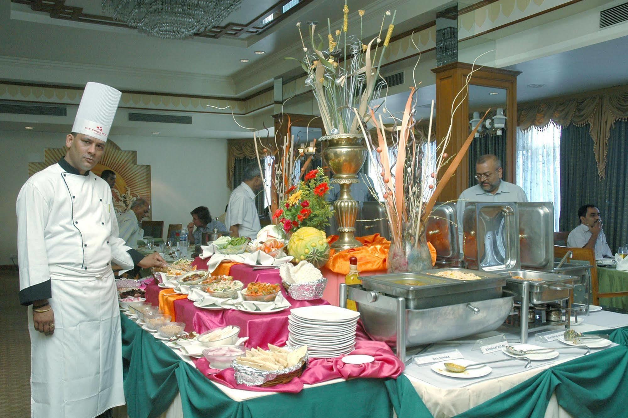 The Pride Hotel, Nagpur Buitenkant foto